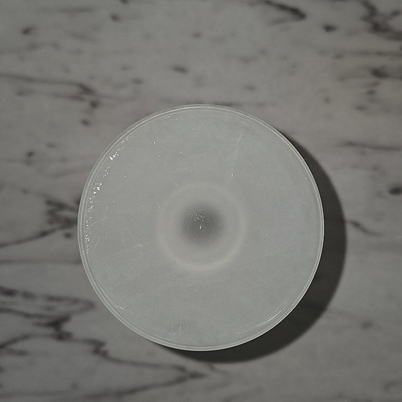 2 Frosted Stem Wine Glasses - Picture 8 of 10